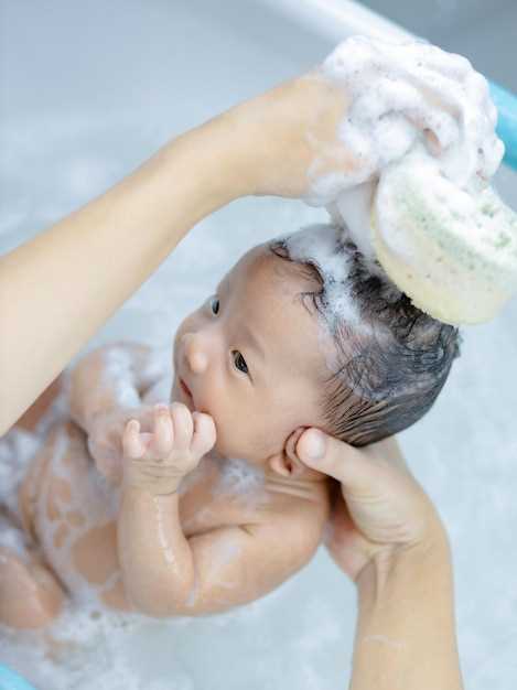 Какая должна быть температура воды для купания малыша?