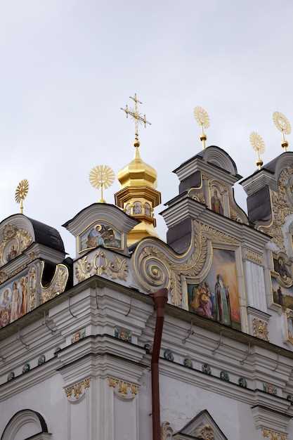 Описание монастыря: архитектура, иконы и внутренние пространства
